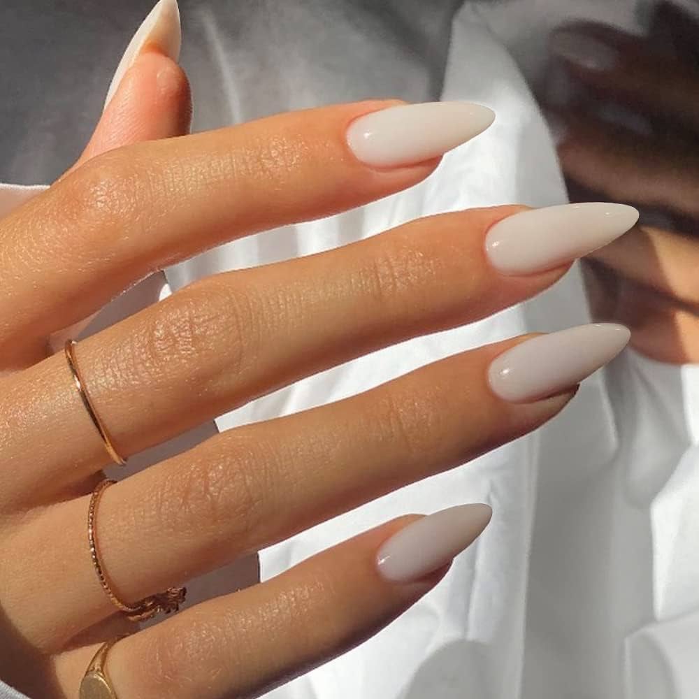 White Nails: A Timeless and Chic Look for Every Occasion - 9