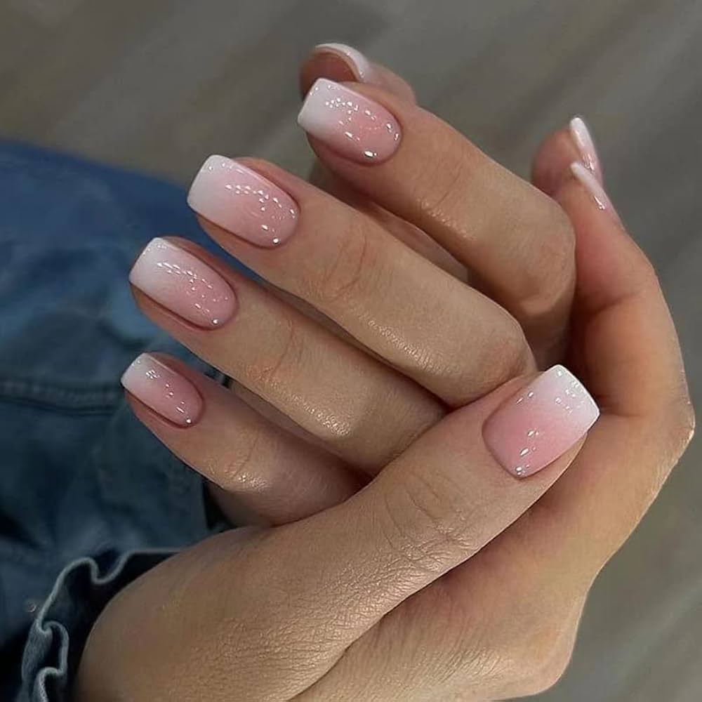 Short Nails: The Ultimate Guide to a Chic and Practical Manicure - 3