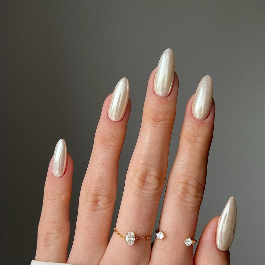 The Ultimate Guide to Chrome Nails: Achieving the Perfect Shiny Look - 4