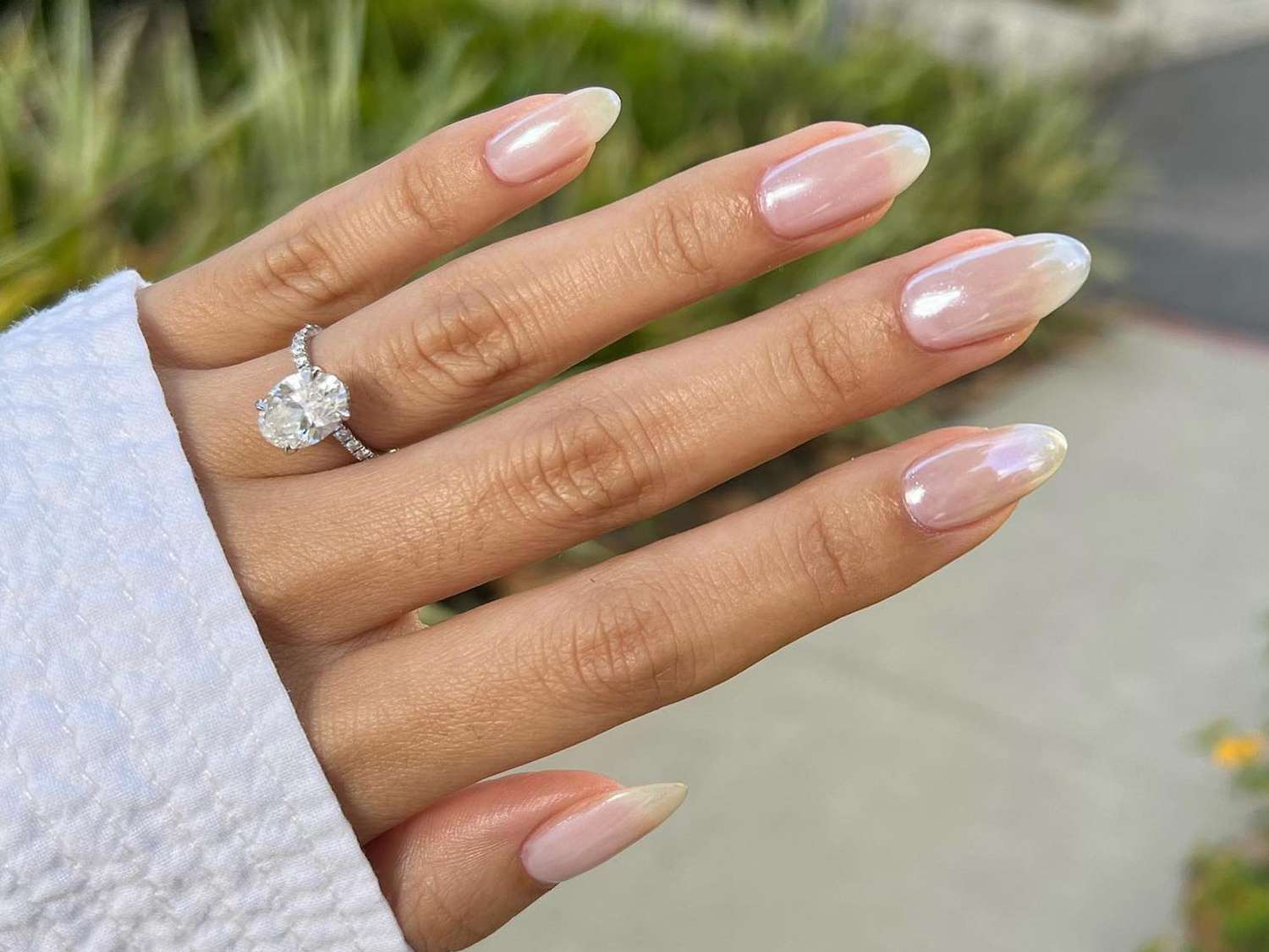 The Ultimate Guide to Chrome Nails: Achieving the Perfect Shiny Look - 8