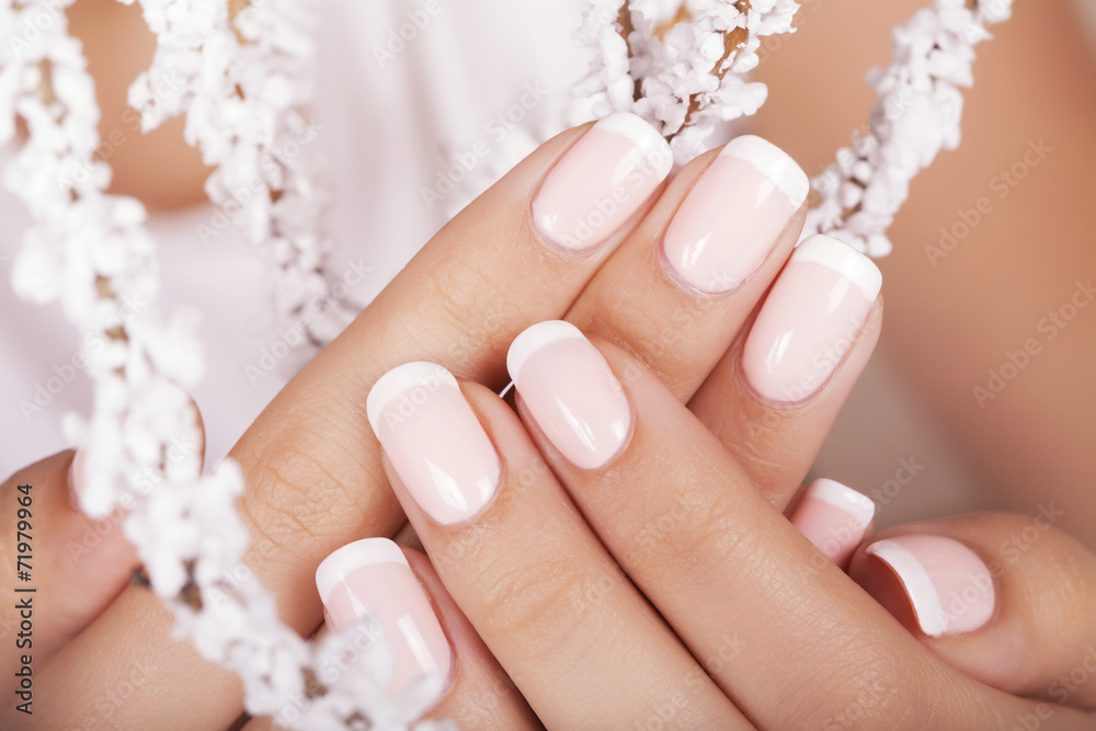 The Art of French Nails: A Guide to Mastering the Classic Look - 7