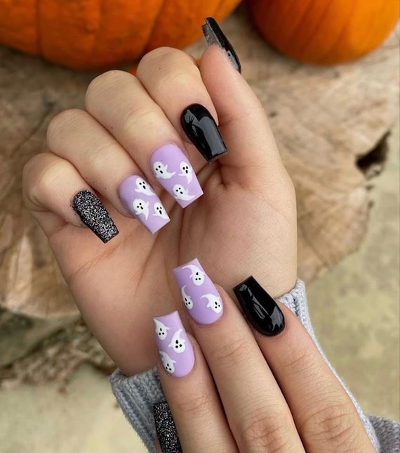 Creative Halloween Nails for a Spooky Look - 3