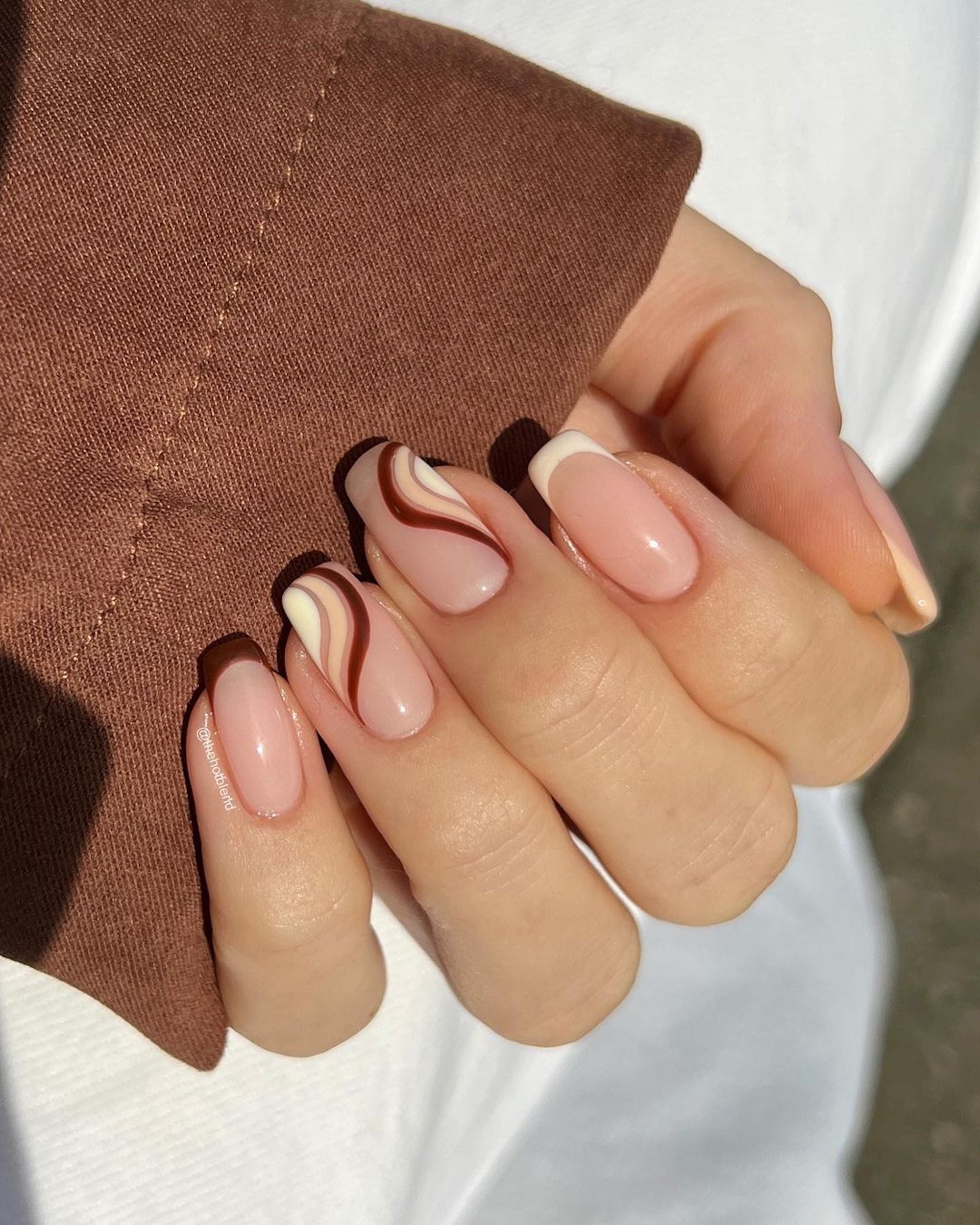 Autumn Nails: Trendy and Cozy Designs for the Fall Season - 3