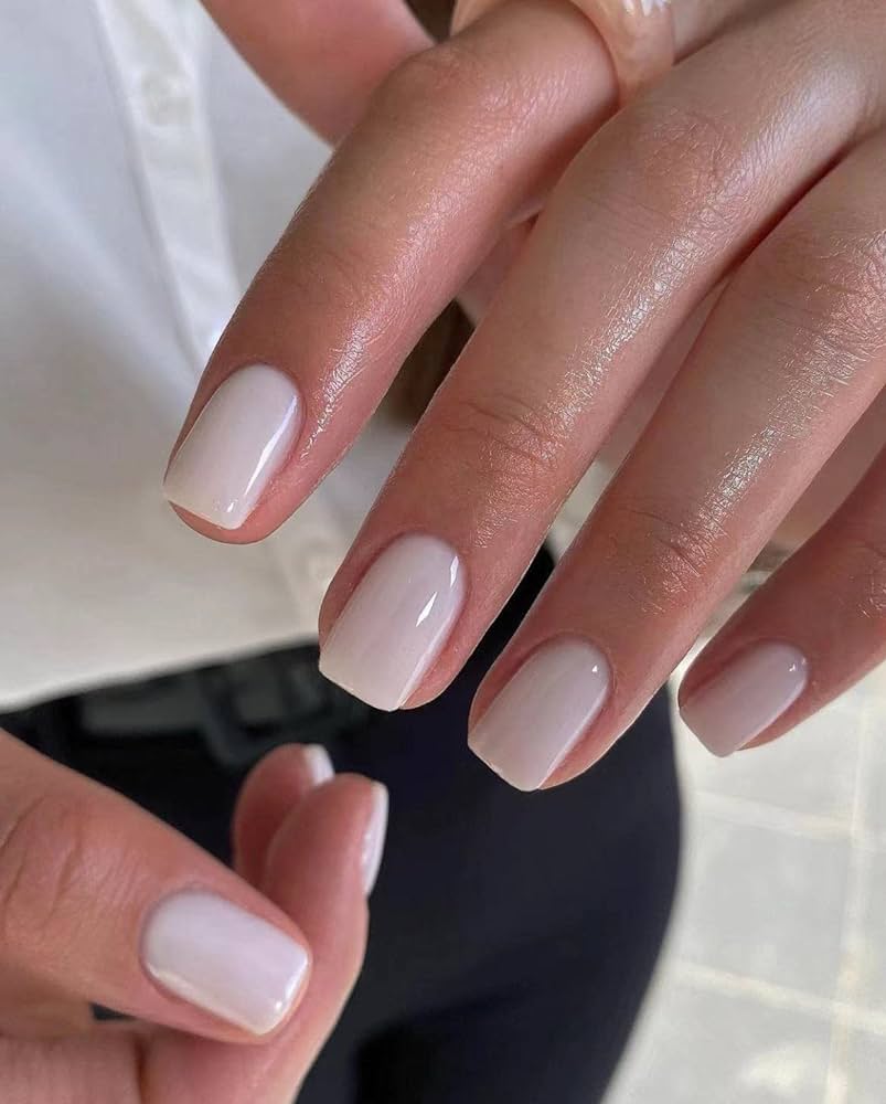 Perfect Short Acrylic Nails: A Guide to Beautiful and Stylish Choices - 2