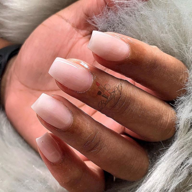 Short Classy Nails: Elegant Designs for Effortless Style - 7