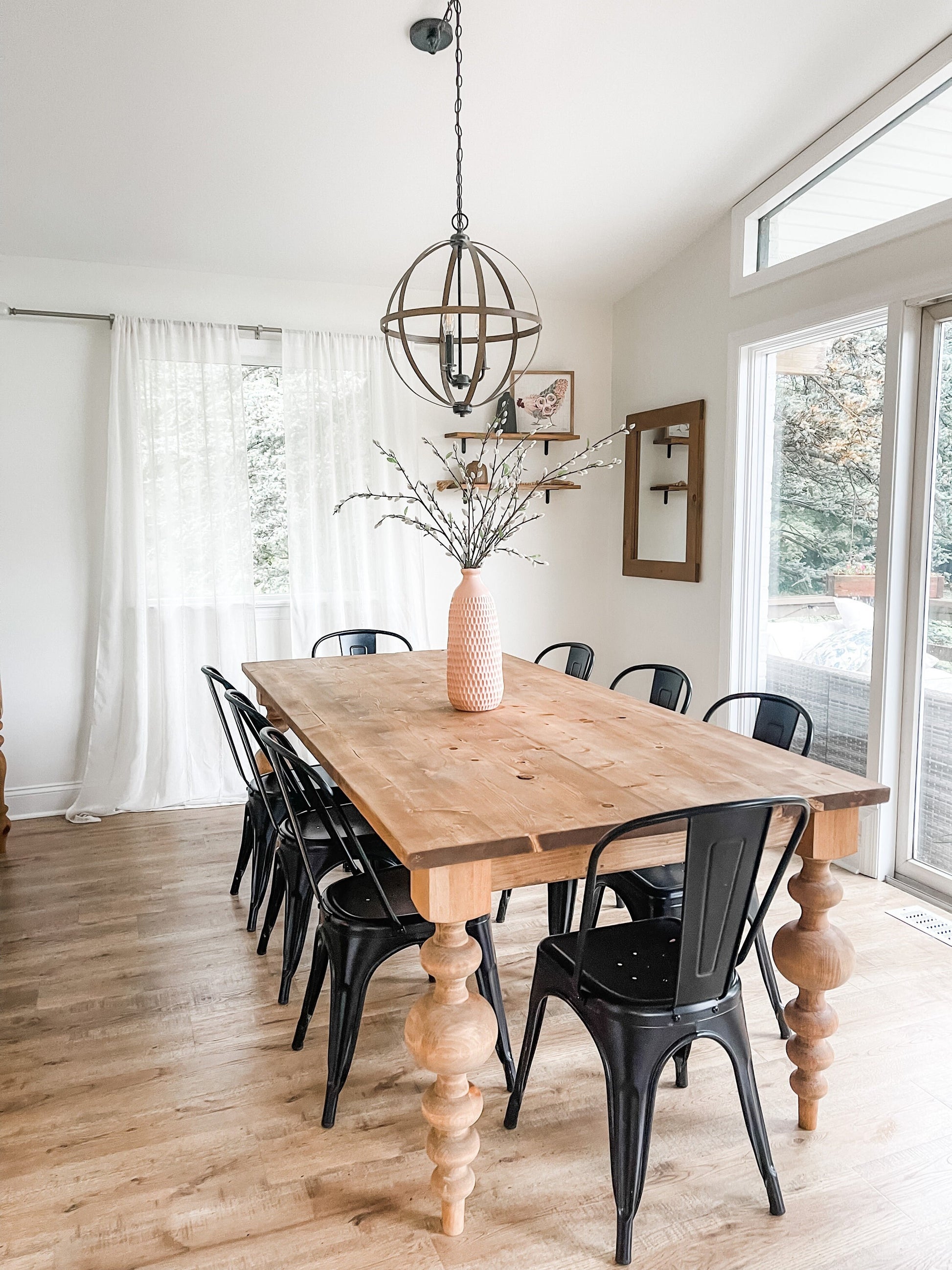 The Ultimate Guide to Creating a Modern Farmhouse Dining Room - 1