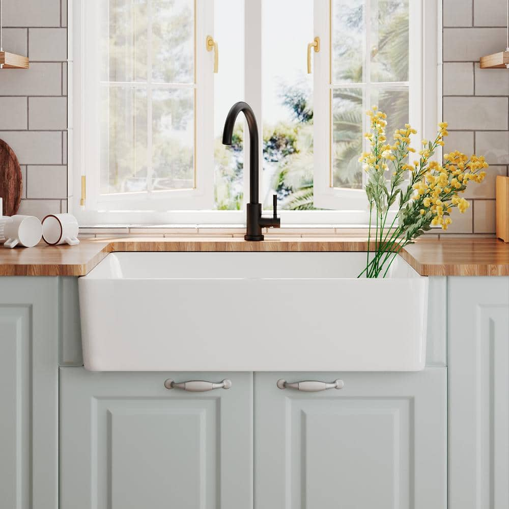 Everything You Need to Know About Choosing the Perfect Farmhouse Sink - 2