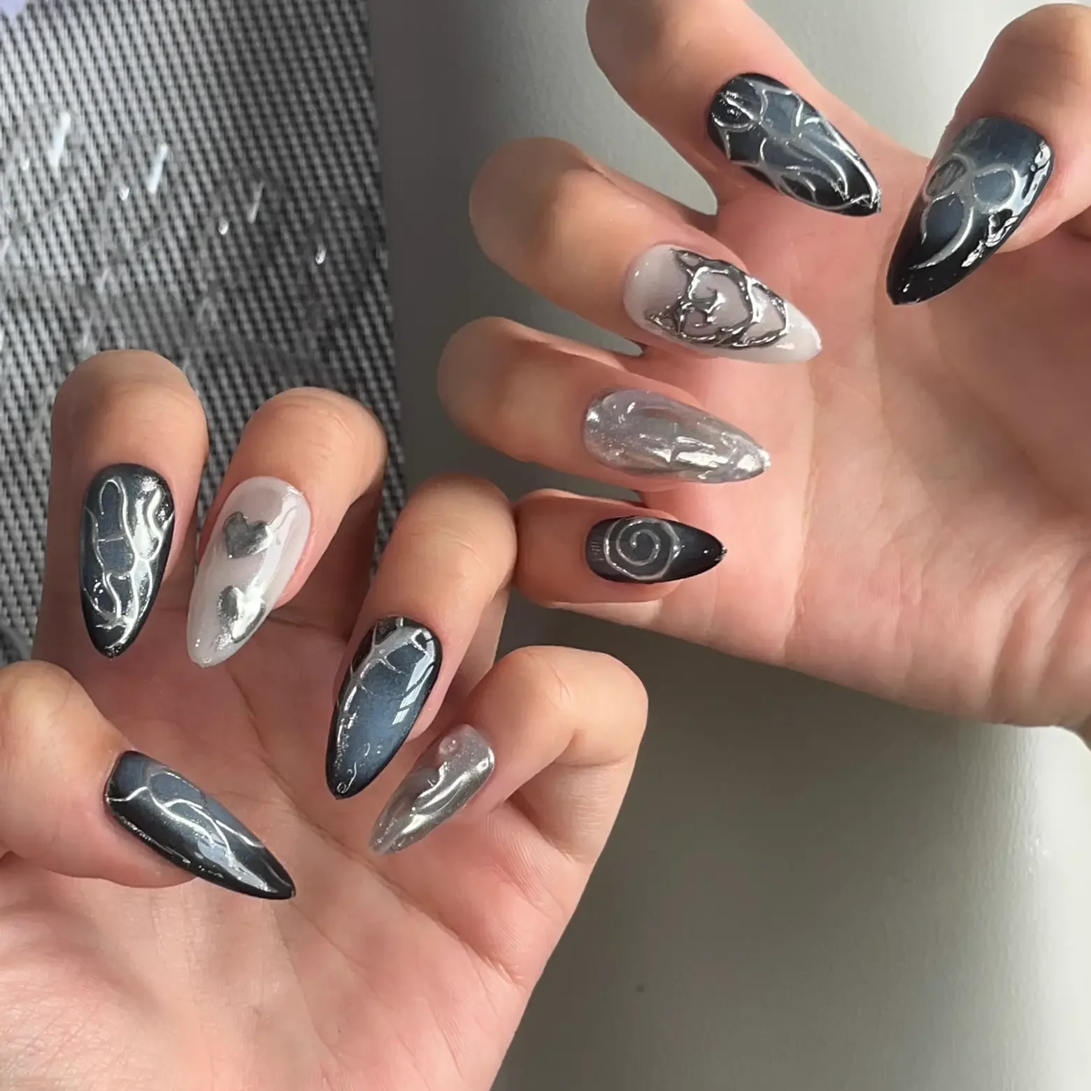 Everything You Need to Know About Y2K Nails: A Trend That’s Taking Over - 8