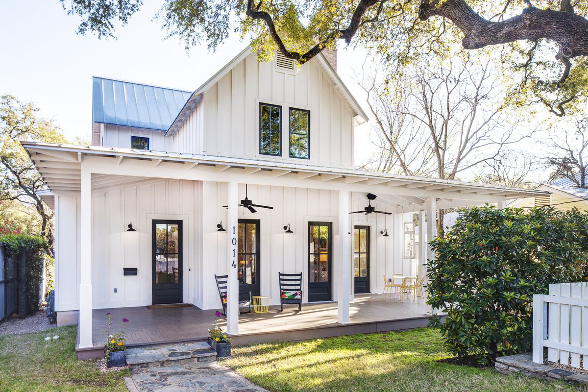 Modern Farmhouse Style: A Blend of Rustic Charm and Contemporary Comfort - 9