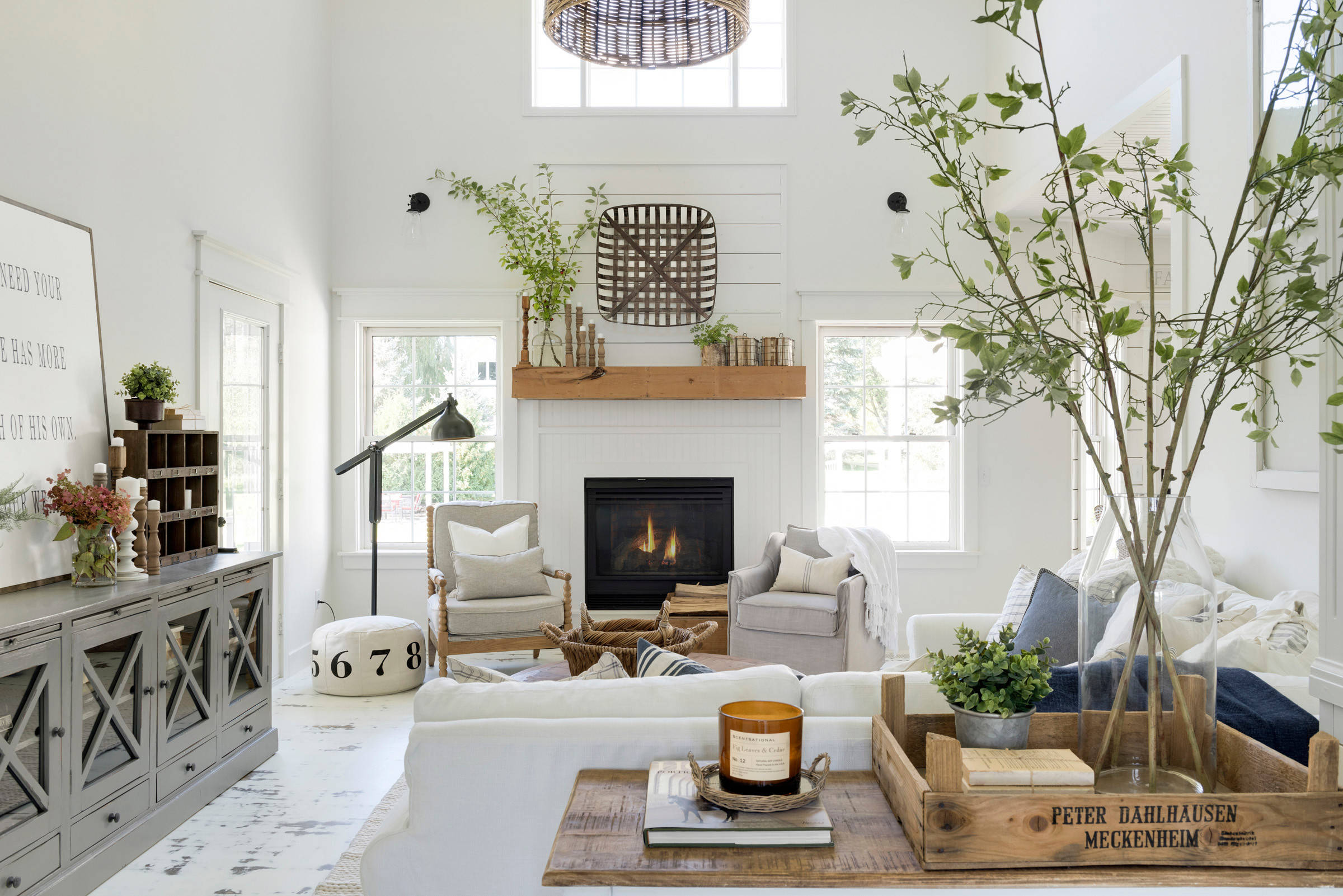 The Ultimate Guide to Modern Farmhouse Decor: Transform Your Space with Rustic Elegance - 3