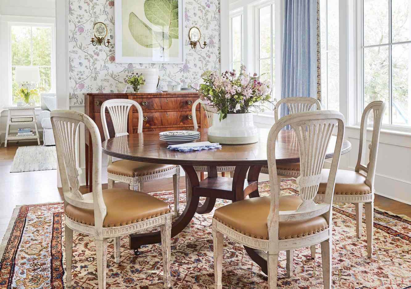 Dining Room Decor Ideas to Elevate Your Space - 3