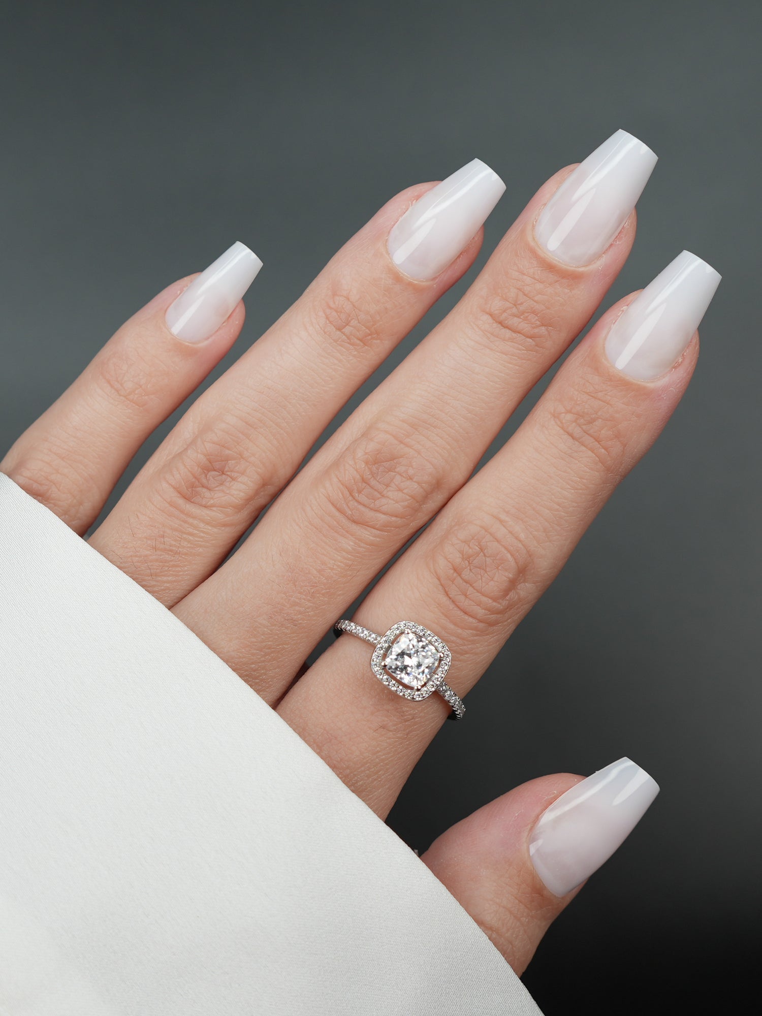 Milky White Nails: The Ultimate Trend for a Chic and Minimalist Look - 7